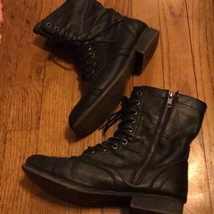 Black Steve Madden combat boots